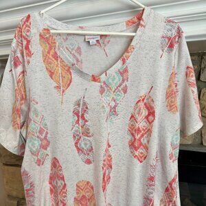 Lularoe christy tee feather print size XL